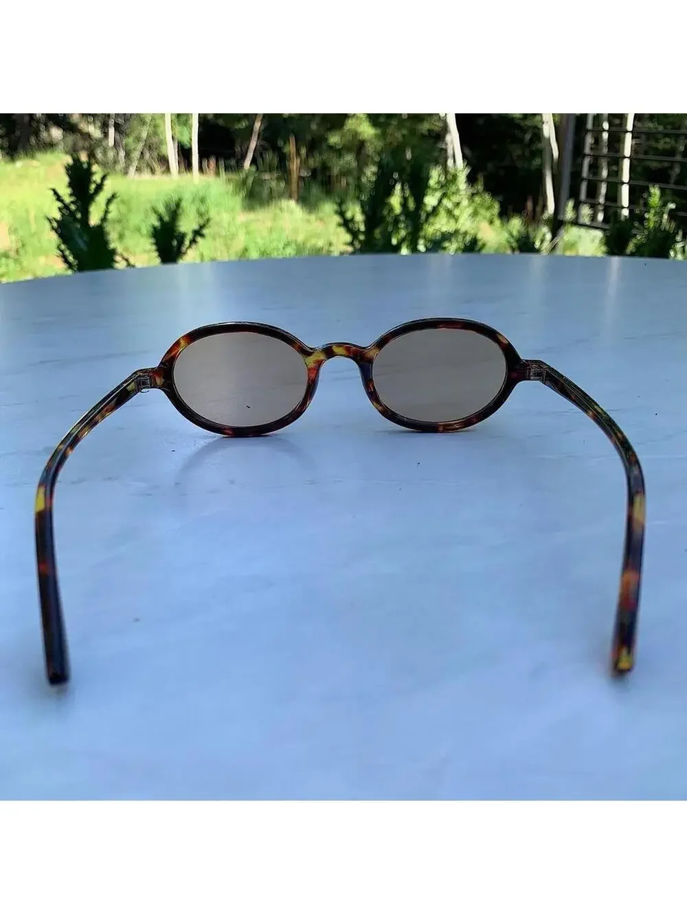 Vintage y2k style cheetah print oval sunglasses. Tinted oval Lenses. Very nice